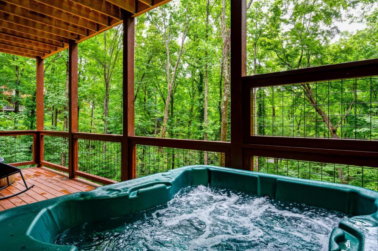New Cozy Mountain Cabin Hot Tub Near Downtown Gatlinburg Buitenkant foto