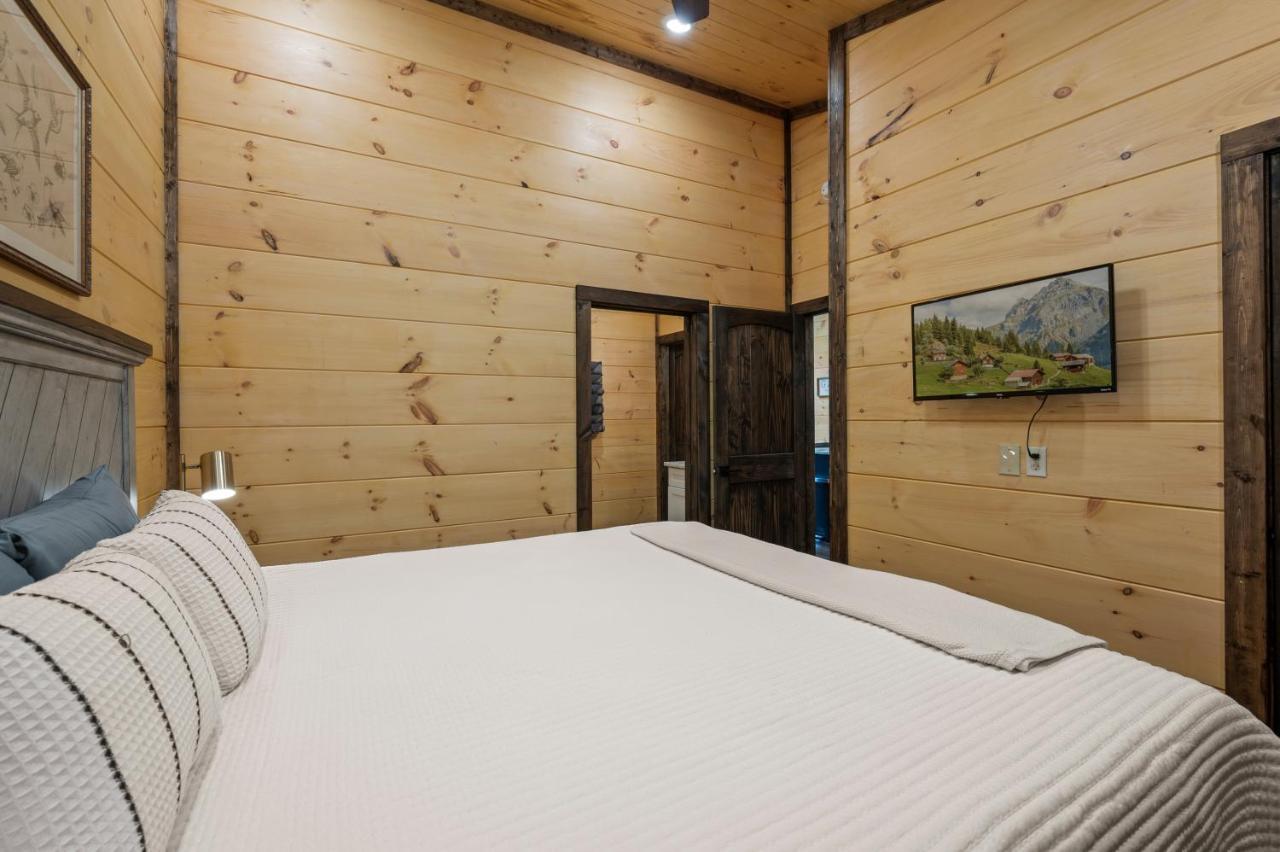 New Cozy Mountain Cabin Hot Tub Near Downtown Gatlinburg Buitenkant foto