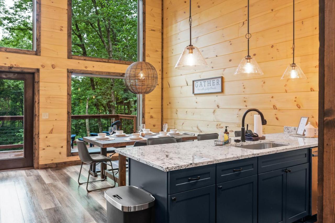 New Cozy Mountain Cabin Hot Tub Near Downtown Gatlinburg Buitenkant foto