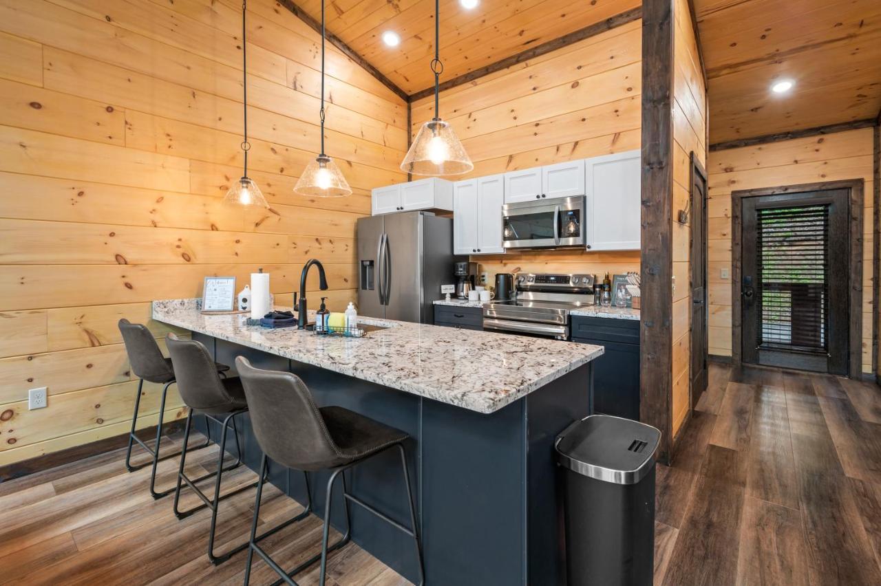 New Cozy Mountain Cabin Hot Tub Near Downtown Gatlinburg Buitenkant foto