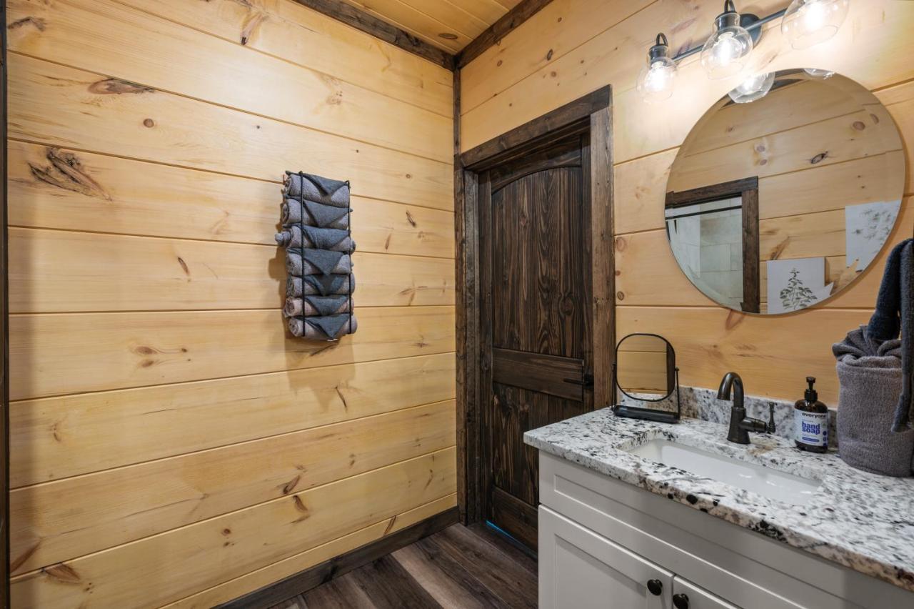 New Cozy Mountain Cabin Hot Tub Near Downtown Gatlinburg Buitenkant foto