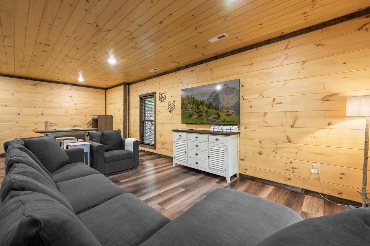 New Cozy Mountain Cabin Hot Tub Near Downtown Gatlinburg Buitenkant foto